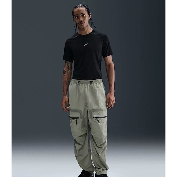 Mens Medium Nike Tech Woven Cargo Pants Loose Fit Green HJ2940-320 NEW $185